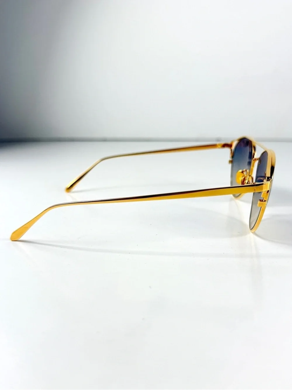 Linda Farrow Omar Aviator Sunglasses Gold Blue LFL804 C7 Titanium NWT Full Set